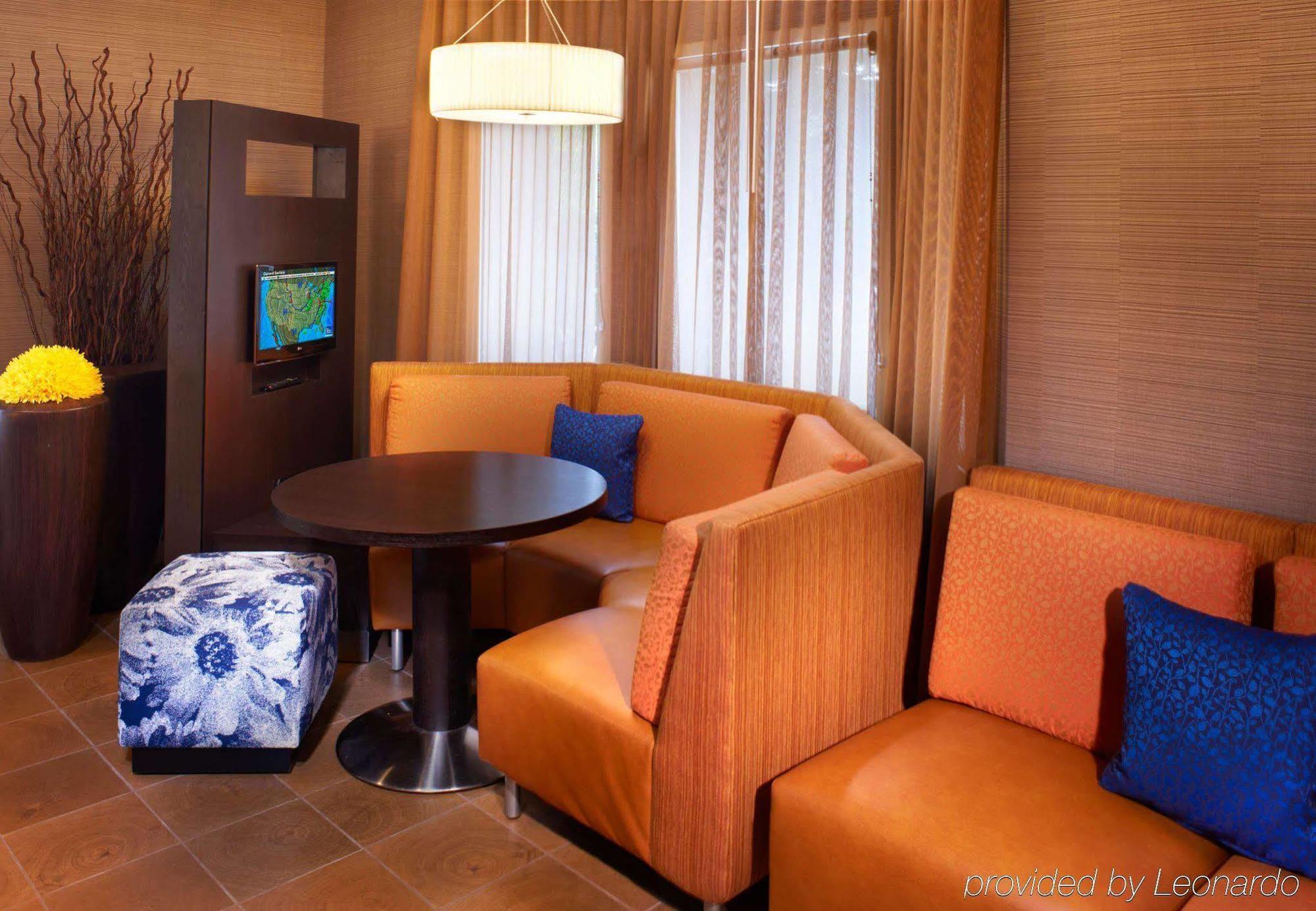 Courtyard Cleveland Independence Hotell Restaurant bilde