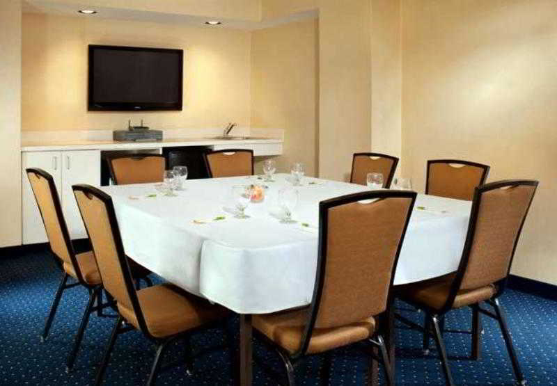 Courtyard Cleveland Independence Hotell Eksteriør bilde